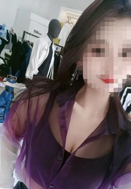 丝袜长腿少妇