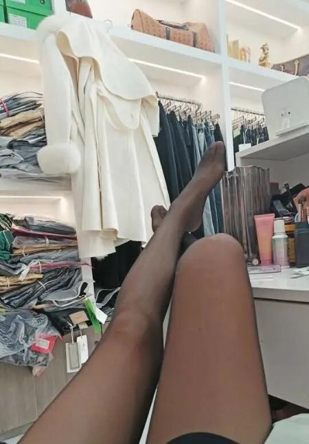 丝袜长腿少妇