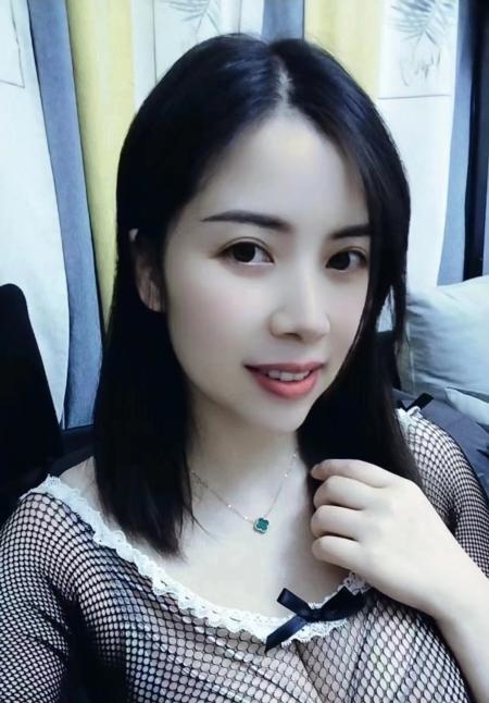 D罩杯小表姐