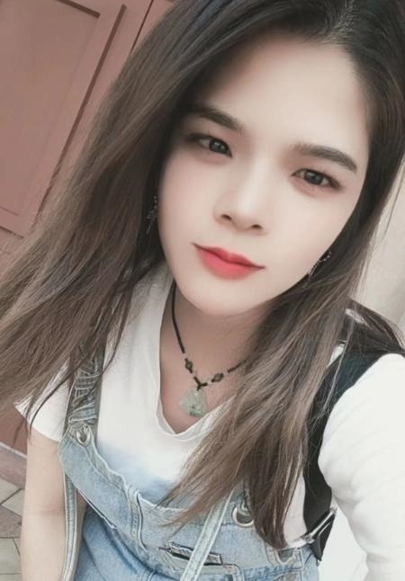 龙华粉色系少女 微儿