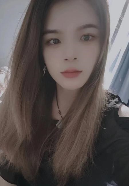 龙华粉色系少女 微儿