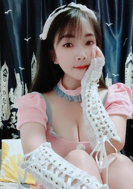 天河朵朵女仆装