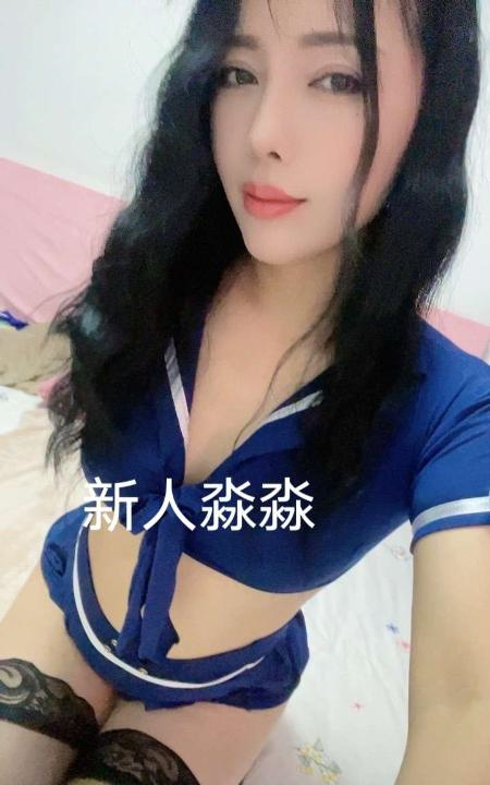 山水华庭 少妇
