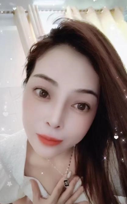 花都服装店老板娘