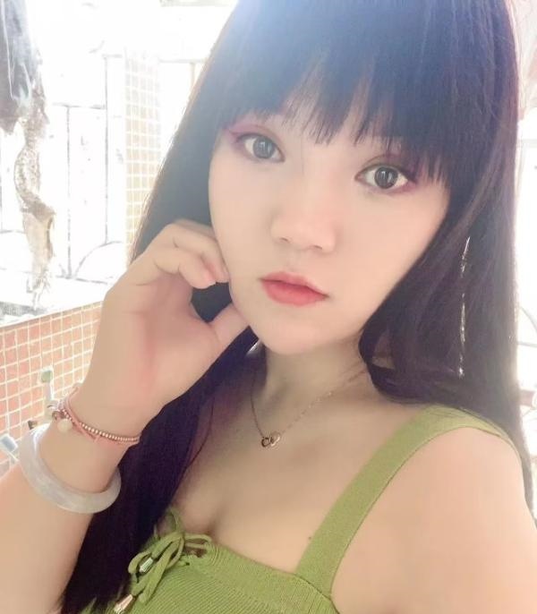 南山大胸妹小情