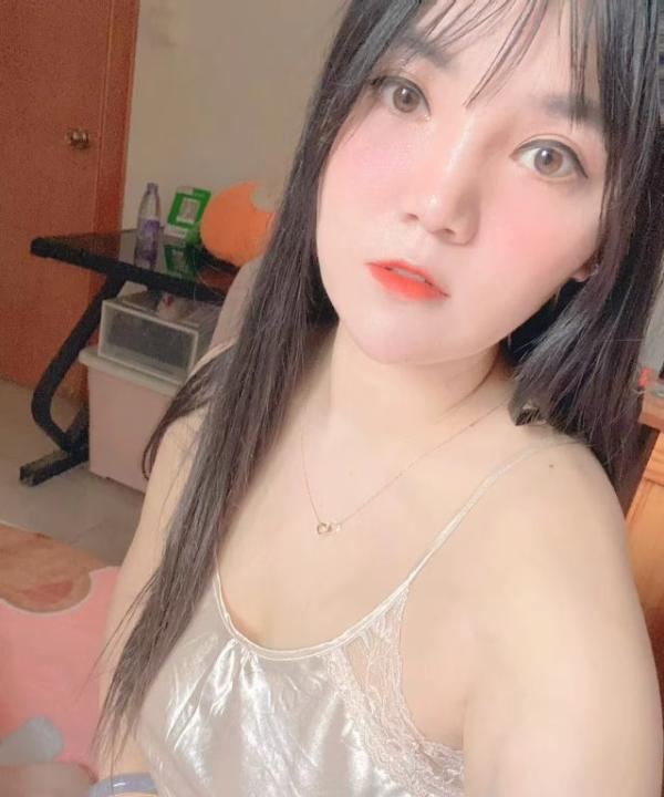 南山大胸妹小情