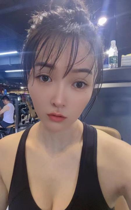 翘臀瑜伽老师娜娜