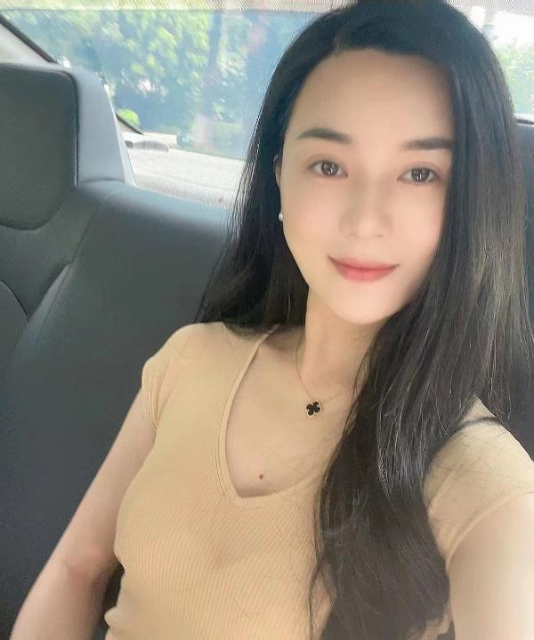 杭州东站妹子