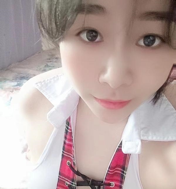 爆乳私约老师 小雨