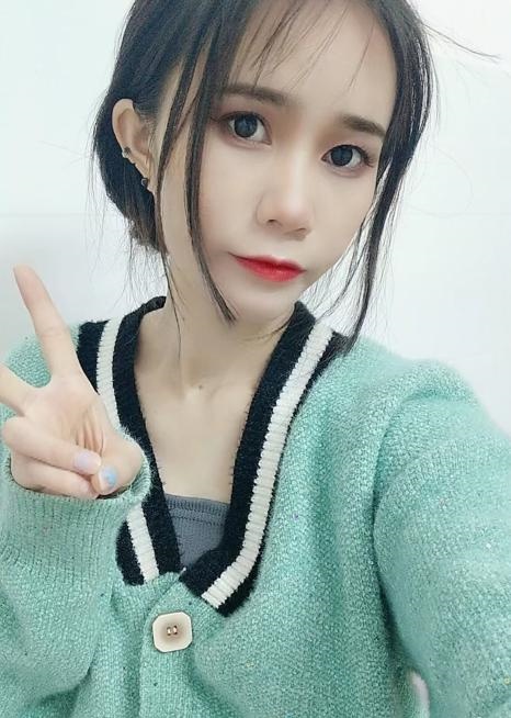 汉飞小雅吖