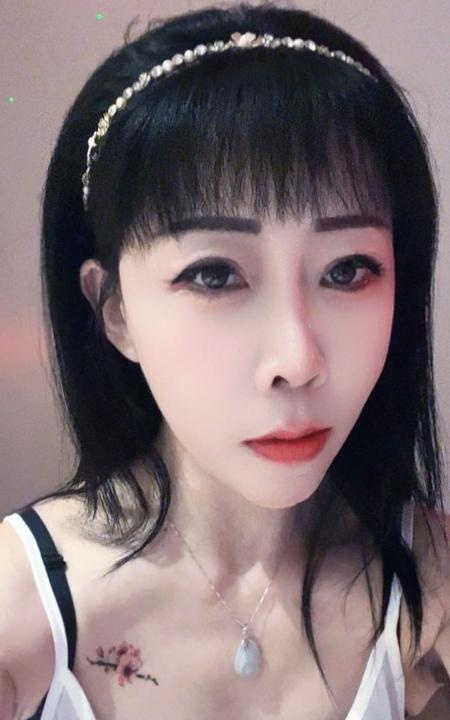 五塘广场服务型少妇