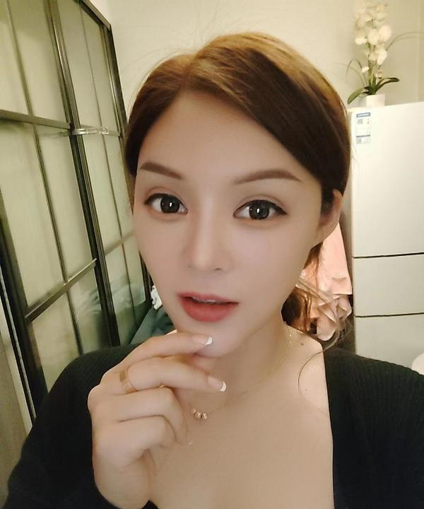 静安女仆装糖糖