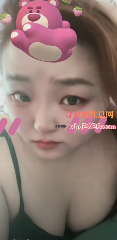 微胖高挑的可爱小姐姐