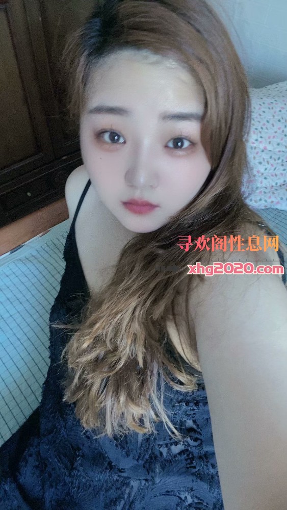 微胖高挑的可爱小姐姐