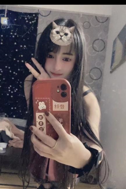 静安俏皮妹子