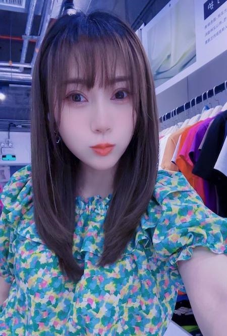 白嫩颜值系西西