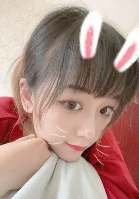 D大胸嫩妹
