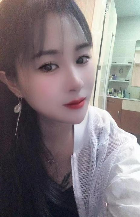 天河美胸小雪