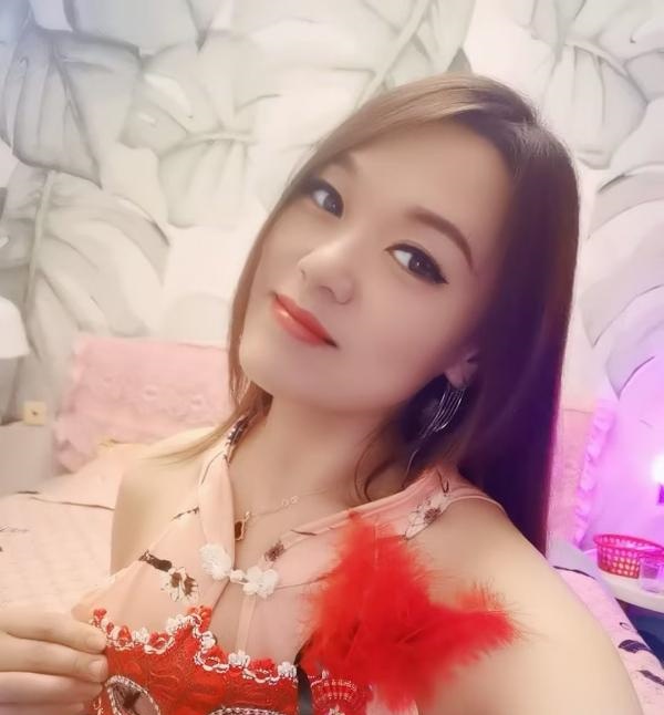 二刷天鹅湖妹子青青