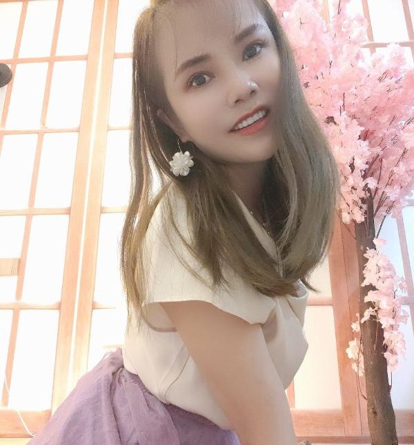 后入翘臀风骚老师