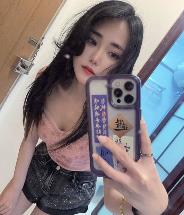 上城漂亮妹子月月