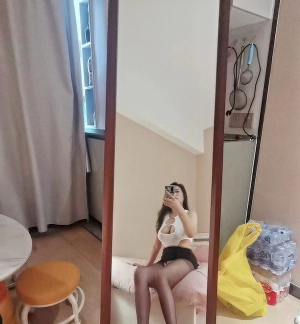 肉臀巨乳妮妮