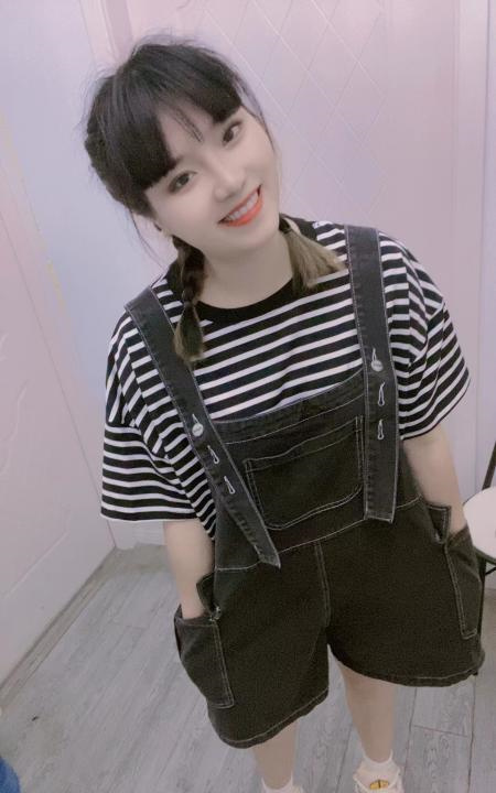 静安布依族嫩妹