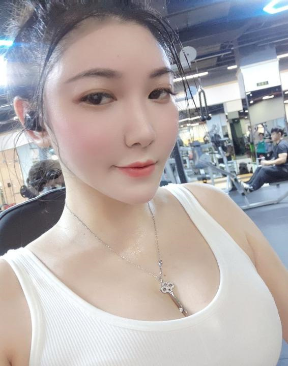 会喷水的蜜桃臀