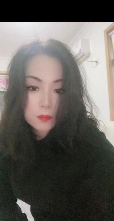 兼职俏皮露奶少妇