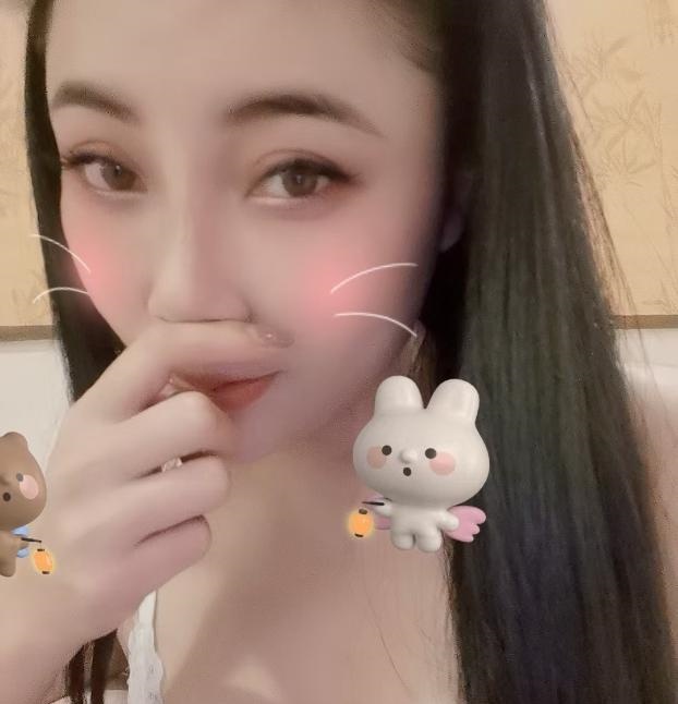鼓楼妩媚美女