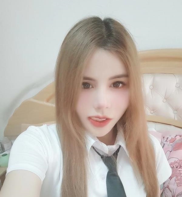 长相混血的少妇