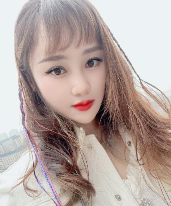 个人小少妇