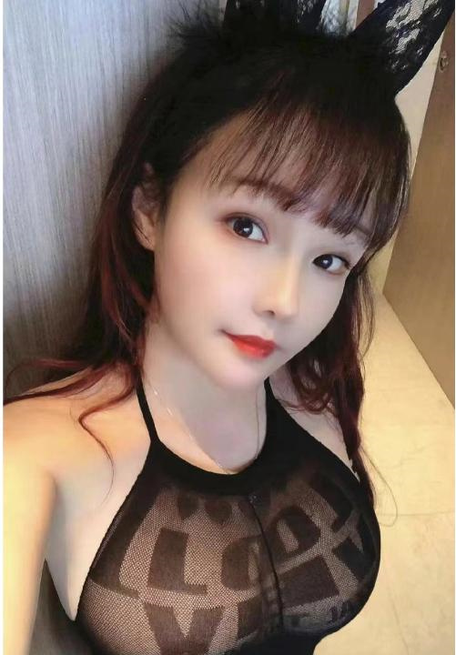 可以3P的奶兔妹