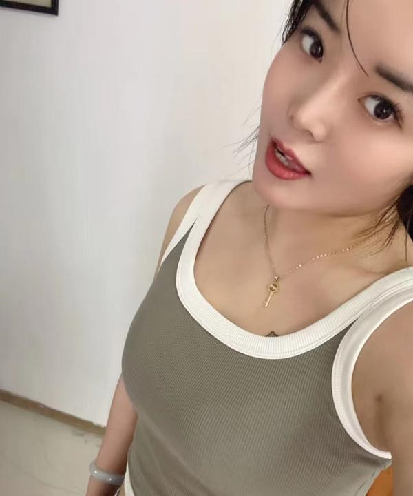 白云嘉禾颜值少妇