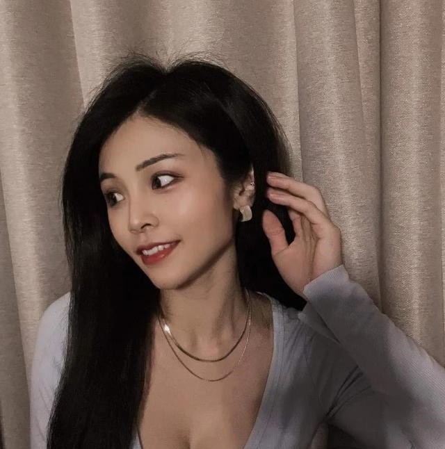 二刷性感大波莲