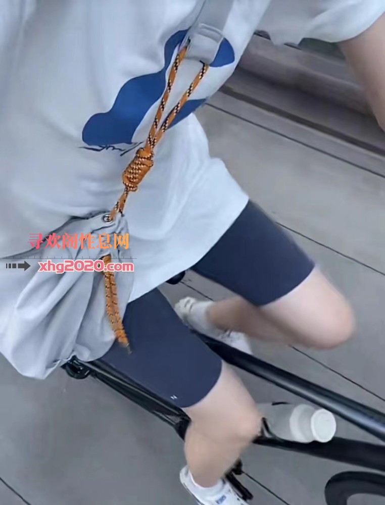 大长腿小姐姐