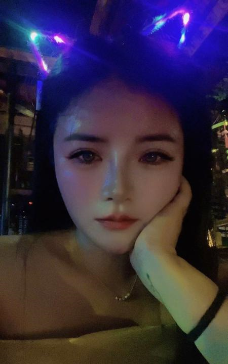 娇小少妇