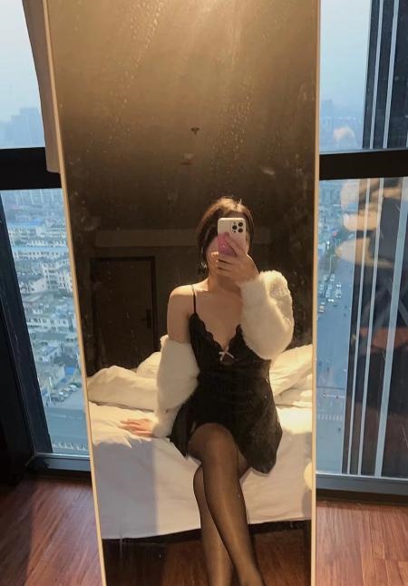 黑丝妹子可爱多