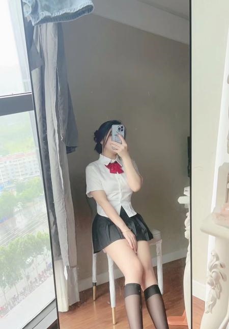 黑丝妹子可爱多