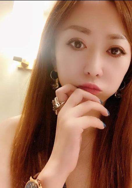 白云性感御姐