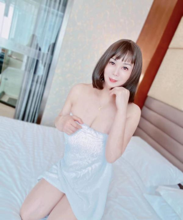 蓝色睡衣大葡萄奶胸