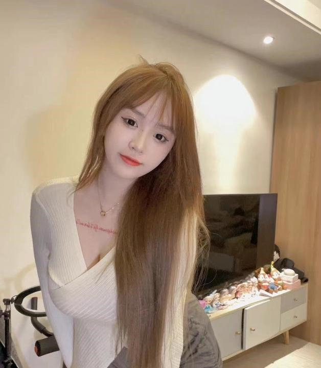 美乳小姐姐 柒柒