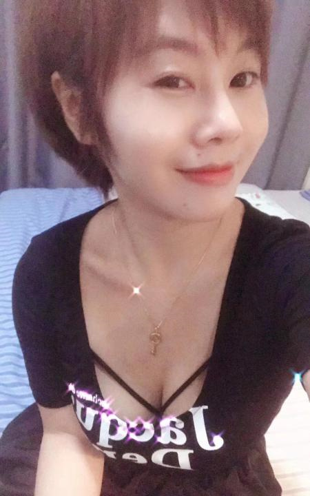 江宁大熊短发美女