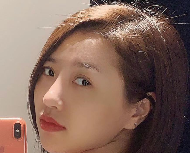 服务型知性美女