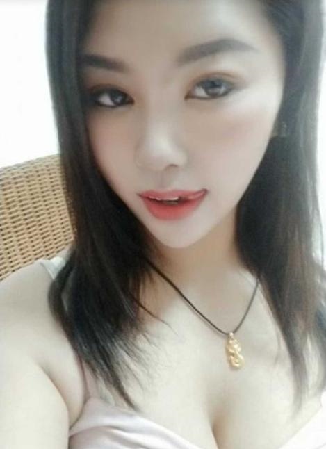六里桥翘臀黑丝制服系
