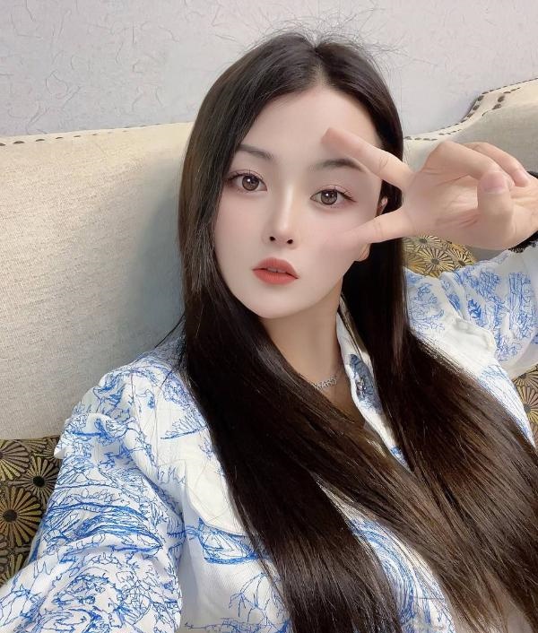 雨花小曼妮妹子