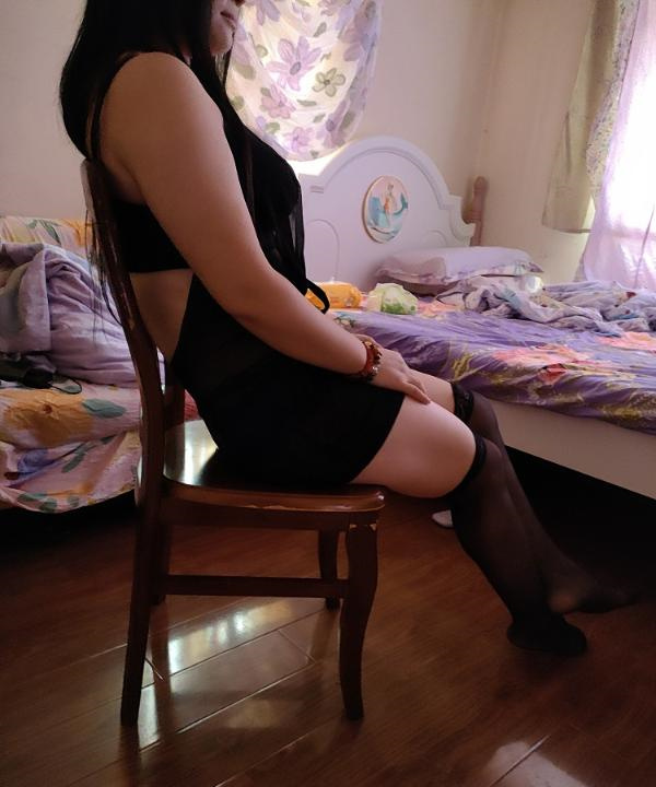 徐汇黑长直小姐姐晶晶