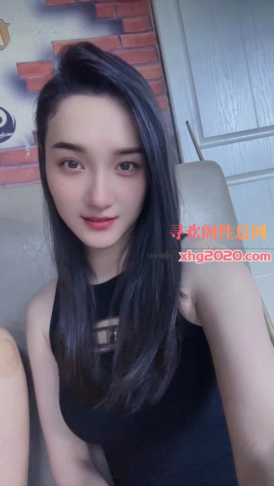 身材不错的小美女