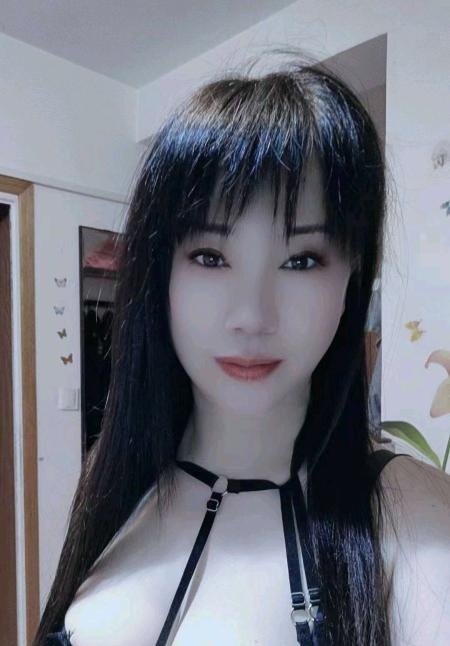 服务系爆乳熟女