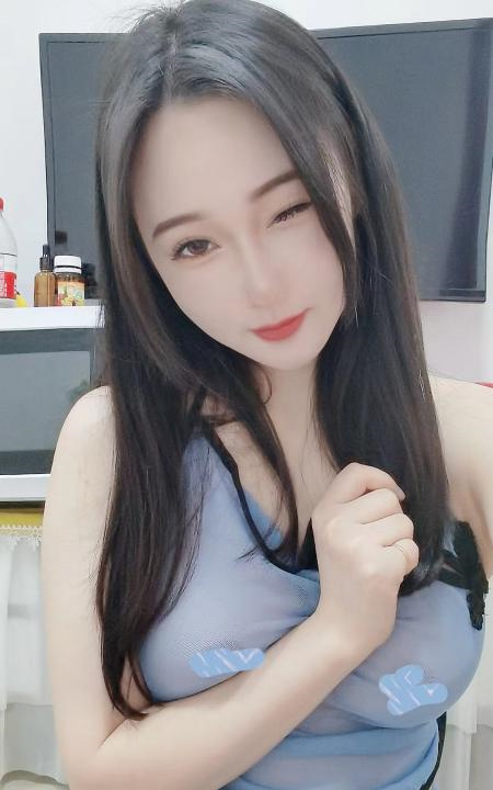 肤白美乳素素